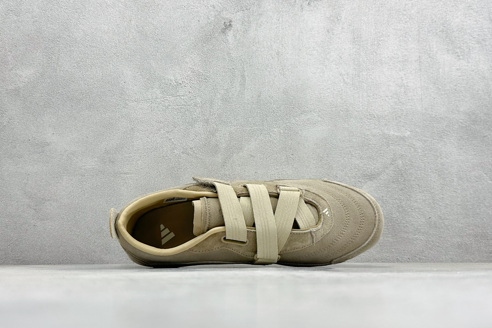 180 XL版AD Urban Reverie 魔术贴城市芭蕾风薄底休闲鞋 JS2444