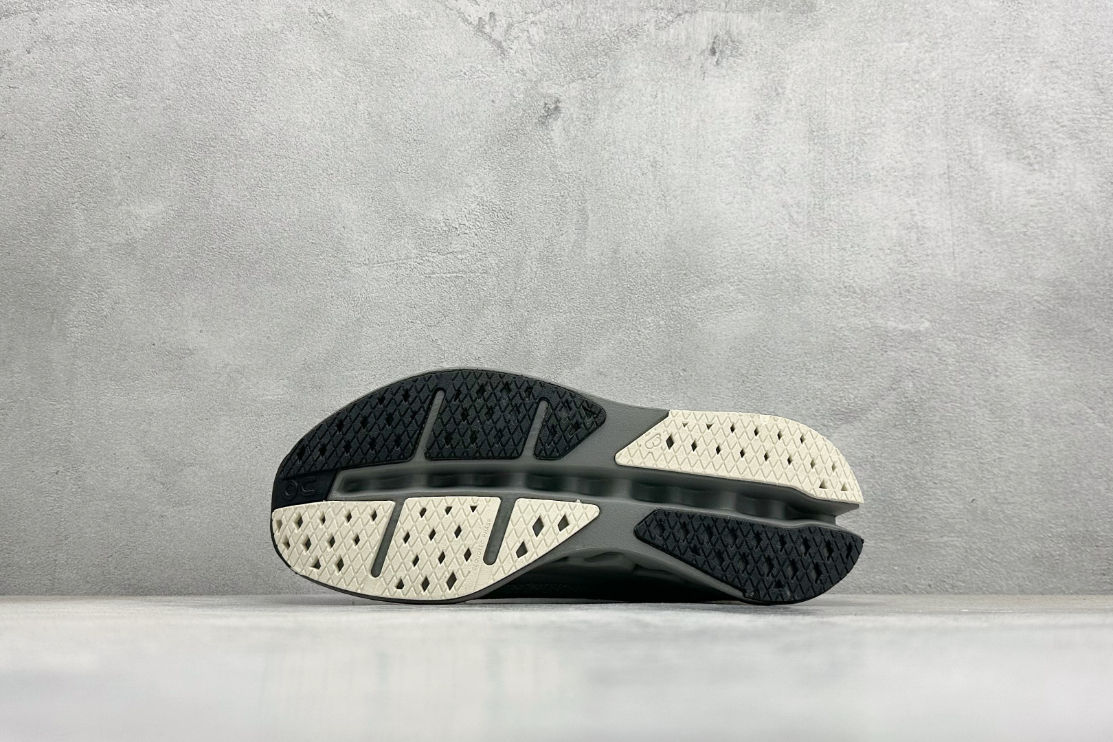 170 XD版CIoudsurfer Max 昂跑 舒适轻便减震耐磨跑步鞋 3MF30224095