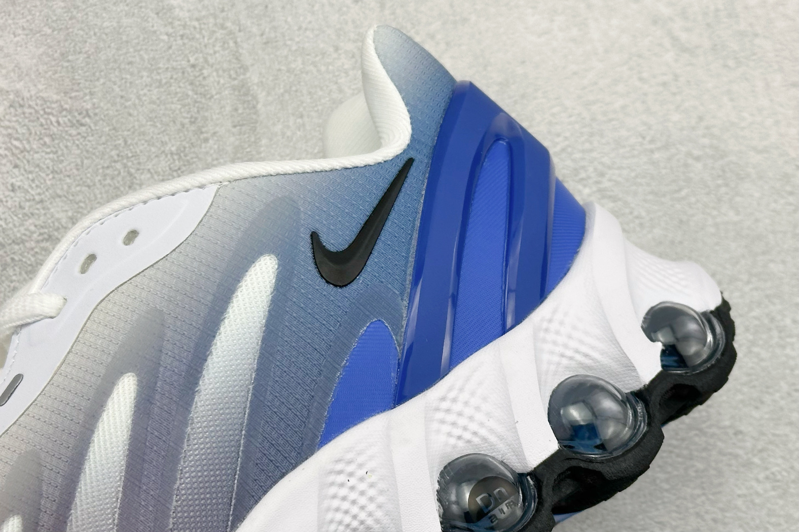 YH版 Nk Air Max Dn8 耐克运动舒适减震气垫跑步鞋 IM7405-100-莆田鞋,莆田鞋货源,高仿鞋,高仿鞋货源,安福档口,莆田高仿鞋,莆田鞋批发,高仿鞋批发,莆田高仿运动鞋,高仿运动鞋,莆田运动鞋 YH版 Nk Air Max Dn8 耐克运动舒适减震气垫跑步鞋 IM7405-100