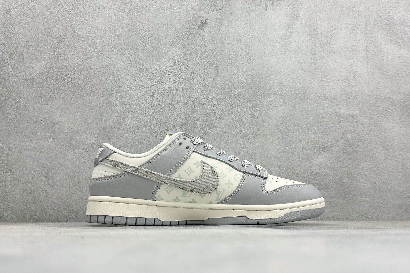 280 XC版Nike SB Dunk Low“LV 联名——牛仔百搭灰” 周年高端定制 低帮休闲板鞋 XS6089-629