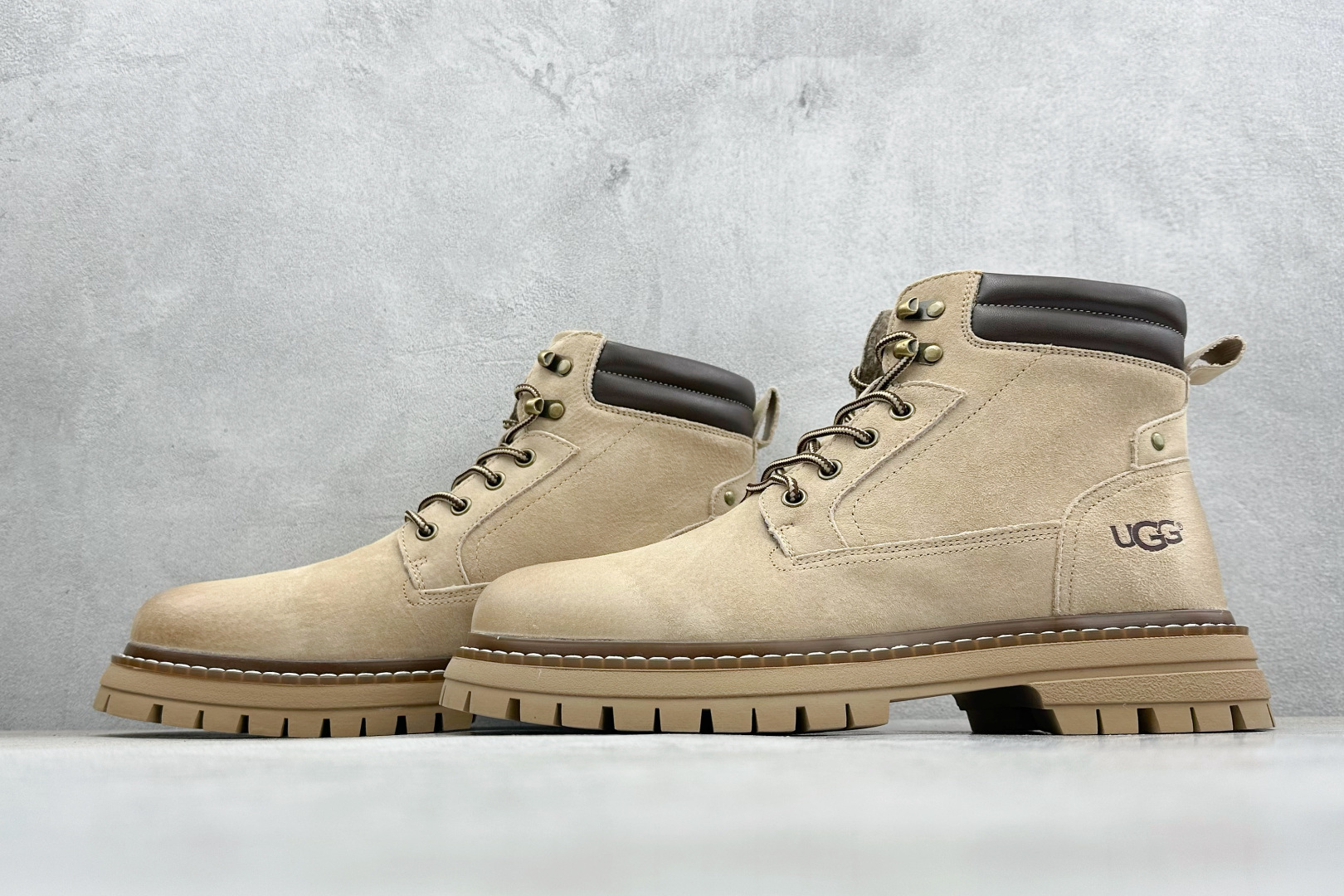 280 UGG Tasman Weather Hybrid 塔斯曼混合系列户外中帮休闲马丁靴雪地靴 U5856