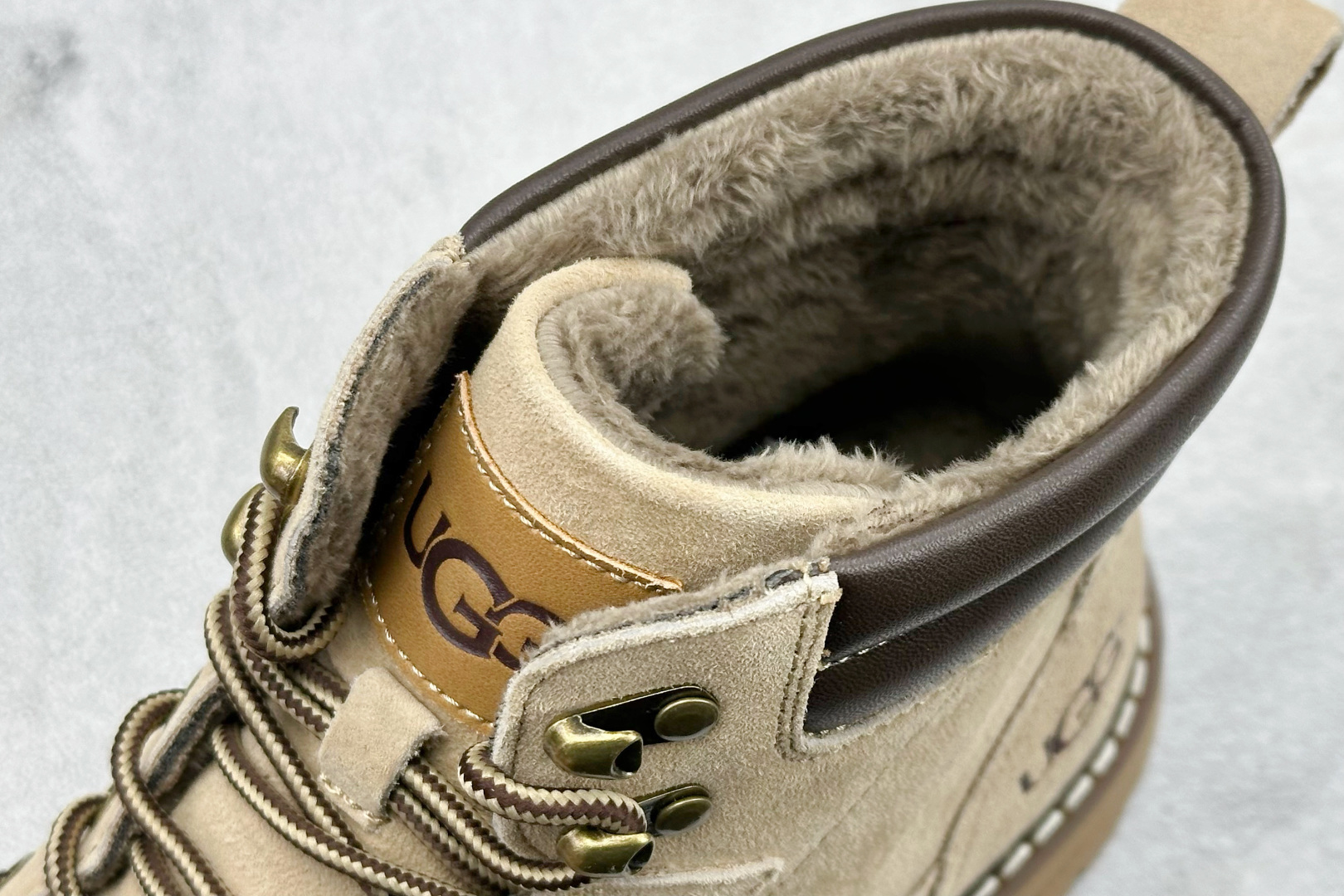 280 UGG Tasman Weather Hybrid 塔斯曼混合系列户外中帮休闲马丁靴雪地靴 U5856