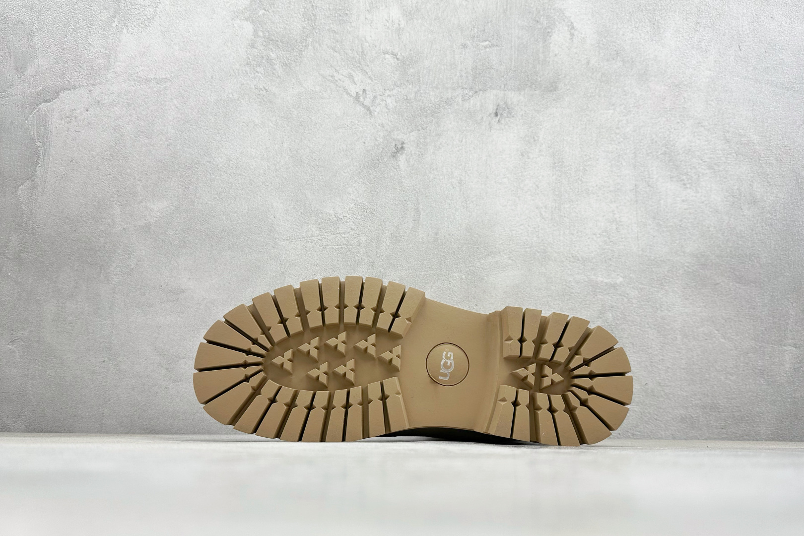 280 UGG Tasman Weather Hybrid 塔斯曼混合系列户外中帮休闲马丁靴雪地靴 U5856