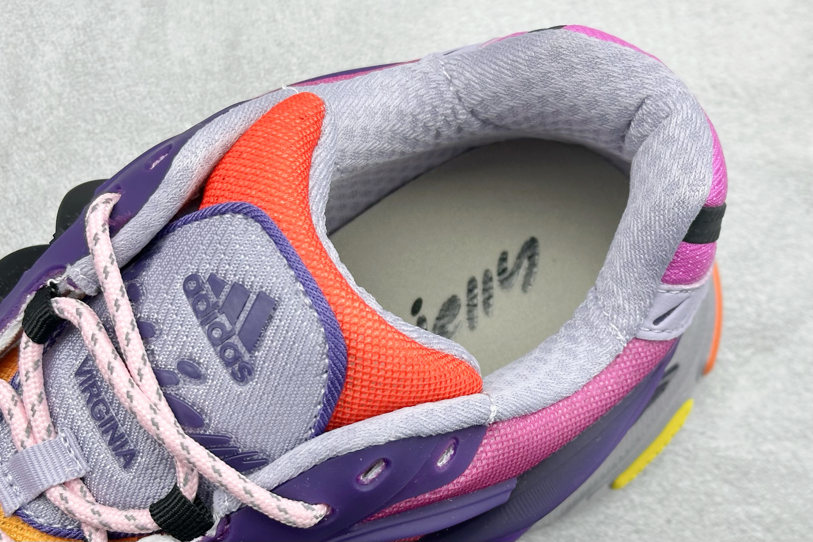 260 AdidOriginals Adistar Jellyfish 阿迪复古舒适防滑减震运动鞋 JP9275