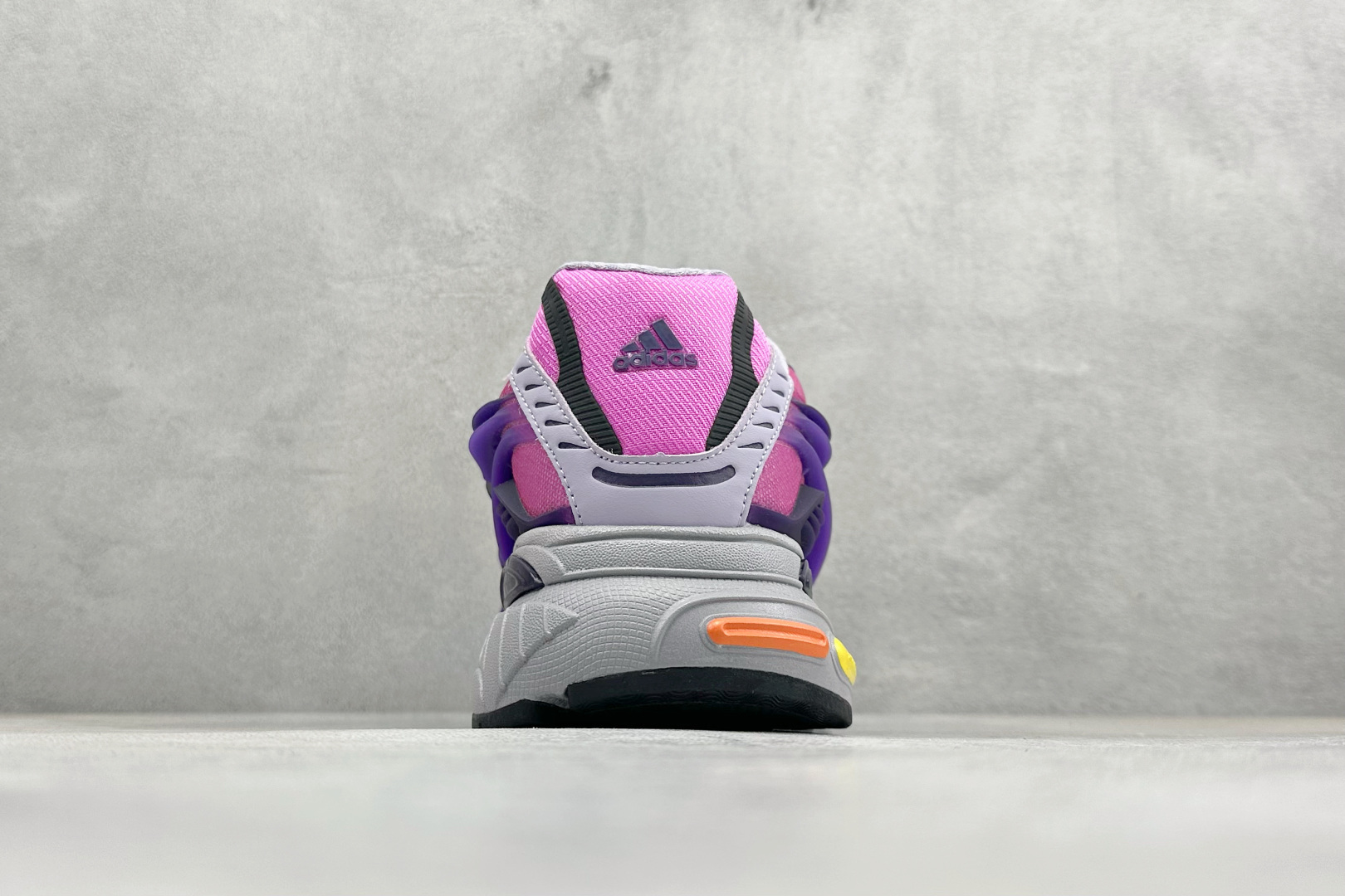 260 AdidOriginals Adistar Jellyfish 阿迪复古舒适防滑减震运动鞋 JP9275