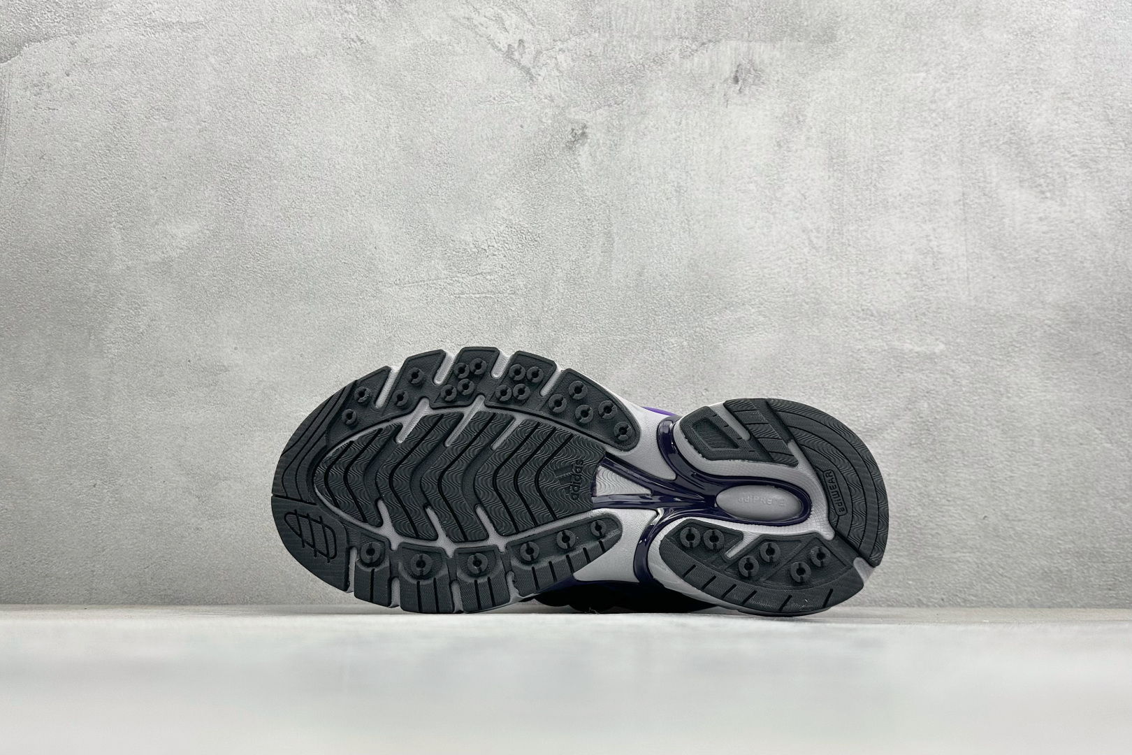 260 AdidOriginals Adistar Jellyfish 阿迪复古舒适防滑减震运动鞋 JP9275