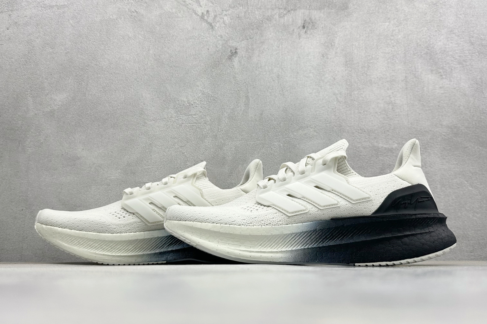 纯原Y-3 x Adidas Ultraboost 5 联名款阿迪达斯新款休闲爆米花跑步鞋货号：JR66