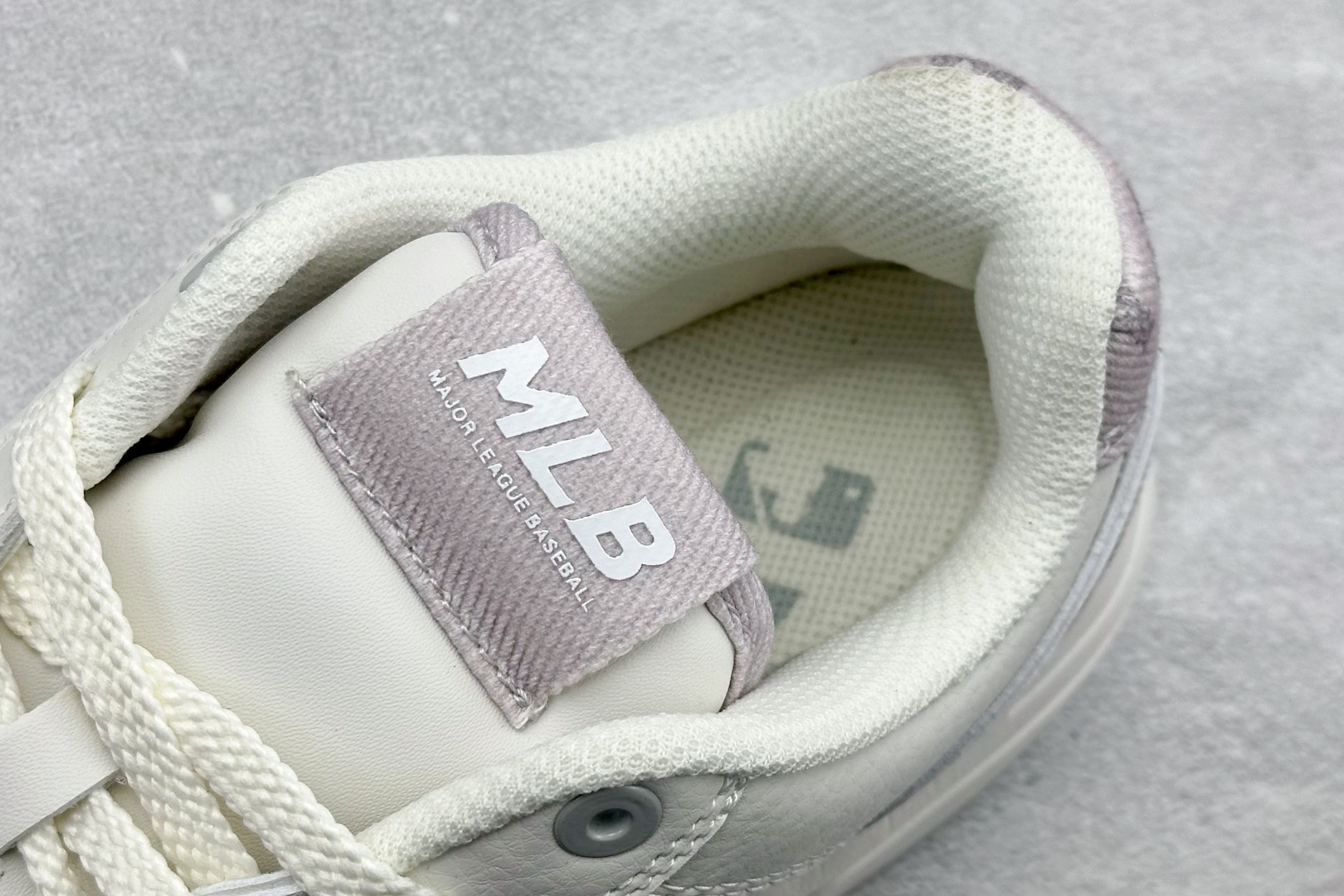 180 MLB Chunky Liner 学长鞋系列低帮老爹风轻量增高厚底百搭休闲运动慢跑鞋 3ASXM056N