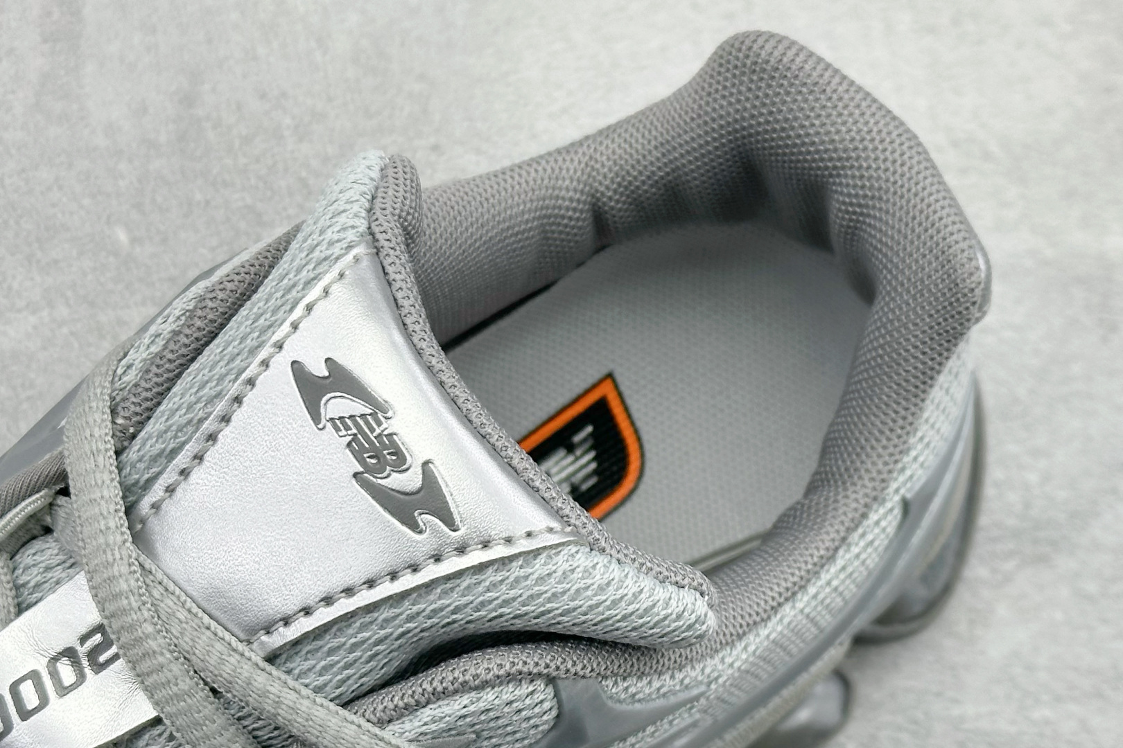 190 New Balance 2000系列复古老爹风休闲运动慢跑鞋 U2000SN2