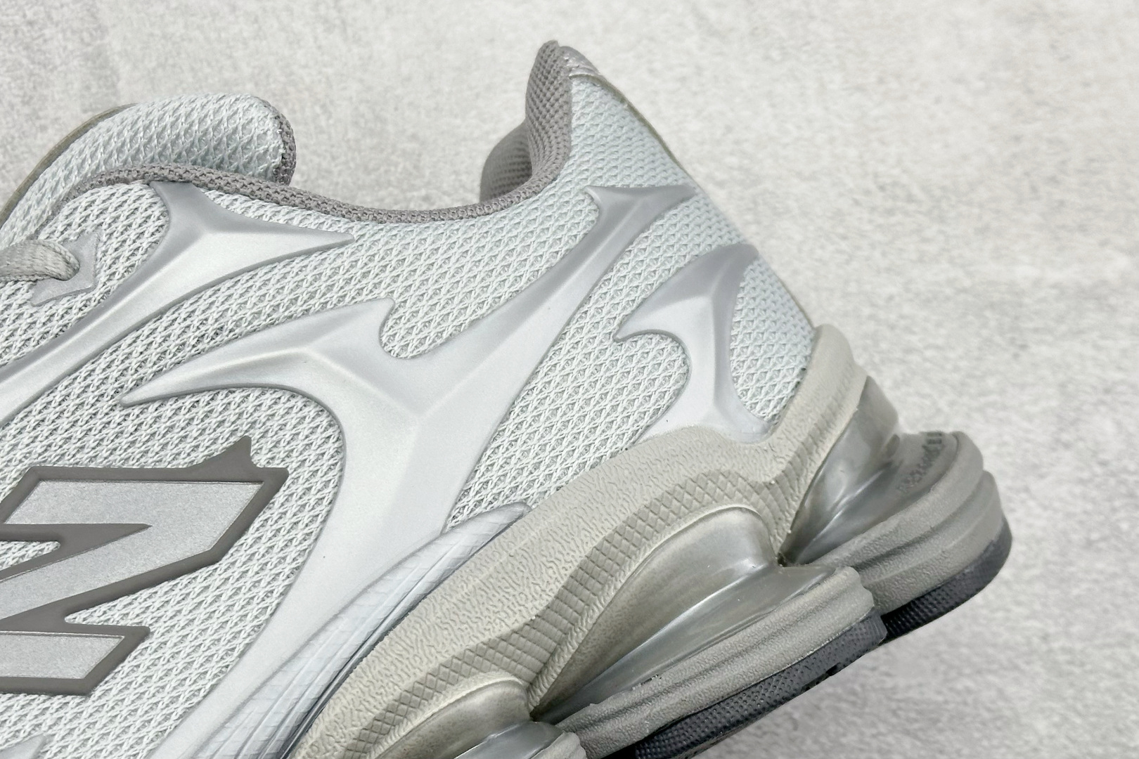 190 New Balance 2000系列复古老爹风休闲运动慢跑鞋 U2000SN2