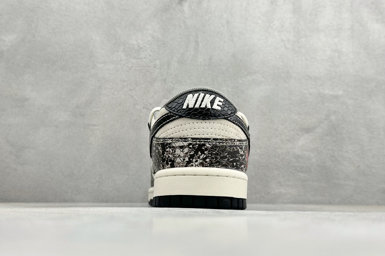 200 Nike Dunk Low Retro 蛇年限定绑带联名 周年高端定制 低帮休闲板鞋 YX5066-273