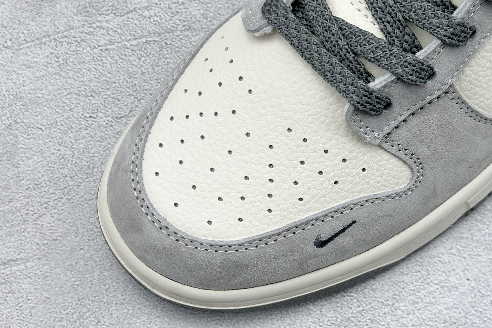 Nike Dunk Low Retro 北面联名 周年高端定制 低帮休闲板鞋 DN3168-008-Top High Quatity Cheap Sneakers Fashion Clothing Clothes Bags handbags Shoes of all Brand wholesale With The best Quality And Beautiful Price from China Factory Chinese suppliers wholesaler seller Nike Dunk Low Retro 北面联名 周年高端定制 低帮休闲板鞋 DN3168-008