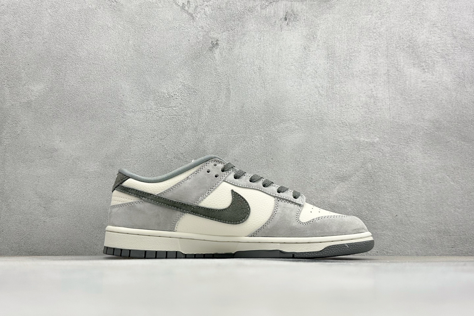 Nike Dunk Low Retro 北面联名 周年高端定制 低帮休闲板鞋 DN3168-008-Top High Quatity Cheap Sneakers Fashion Clothing Clothes Bags handbags Shoes of all Brand wholesale With The best Quality And Beautiful Price from China Factory Chinese suppliers wholesaler seller Nike Dunk Low Retro 北面联名 周年高端定制 低帮休闲板鞋 DN3168-008