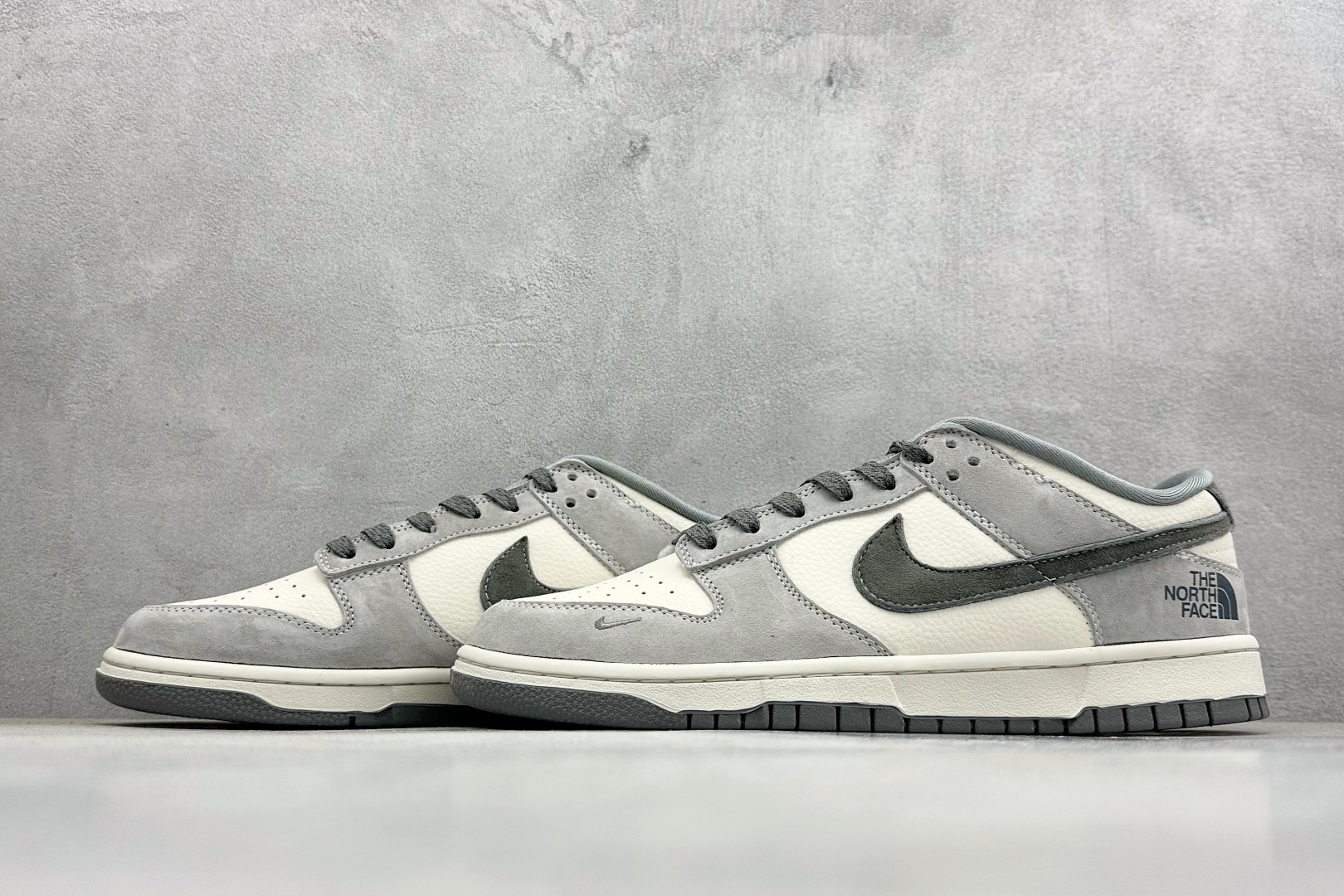 Nike Dunk Low Retro 北面联名 周年高端定制 低帮休闲板鞋 DN3168-008-Top High Quatity Cheap Sneakers Fashion Clothing Clothes Bags handbags Shoes of all Brand wholesale With The best Quality And Beautiful Price from China Factory Chinese suppliers wholesaler seller Nike Dunk Low Retro 北面联名 周年高端定制 低帮休闲板鞋 DN3168-008