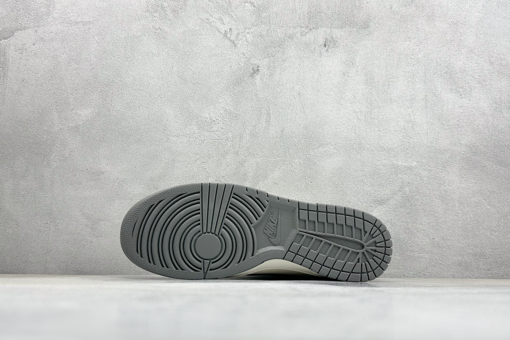 Nike Dunk Low Retro 北面联名 周年高端定制 低帮休闲板鞋 DN3168-008-Top High Quatity Cheap Sneakers Fashion Clothing Clothes Bags handbags Shoes of all Brand wholesale With The best Quality And Beautiful Price from China Factory Chinese suppliers wholesaler seller Nike Dunk Low Retro 北面联名 周年高端定制 低帮休闲板鞋 DN3168-008