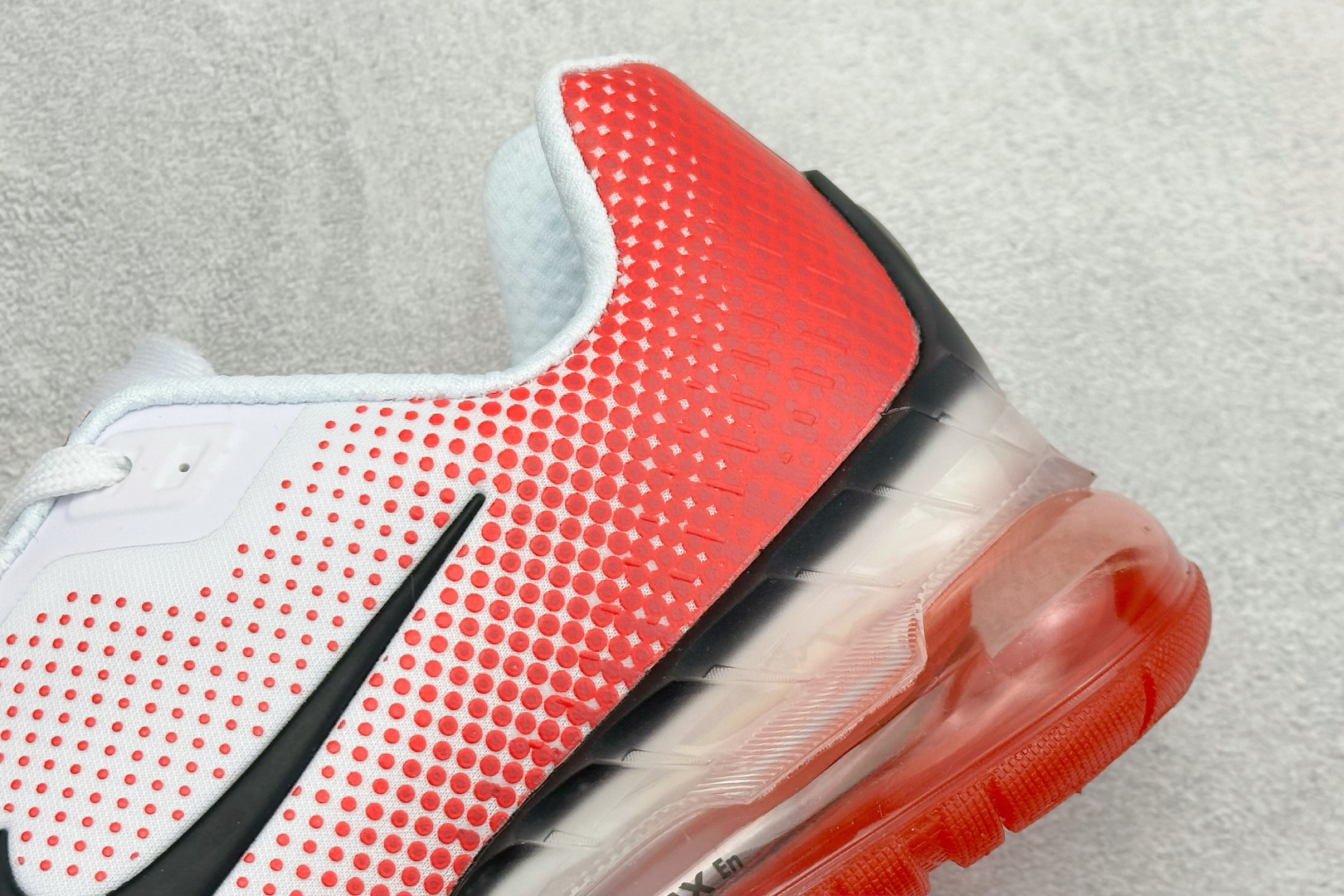 180 Nike Air Max Phoenix 复古子弹气垫运动跑步鞋 FZ5307-104