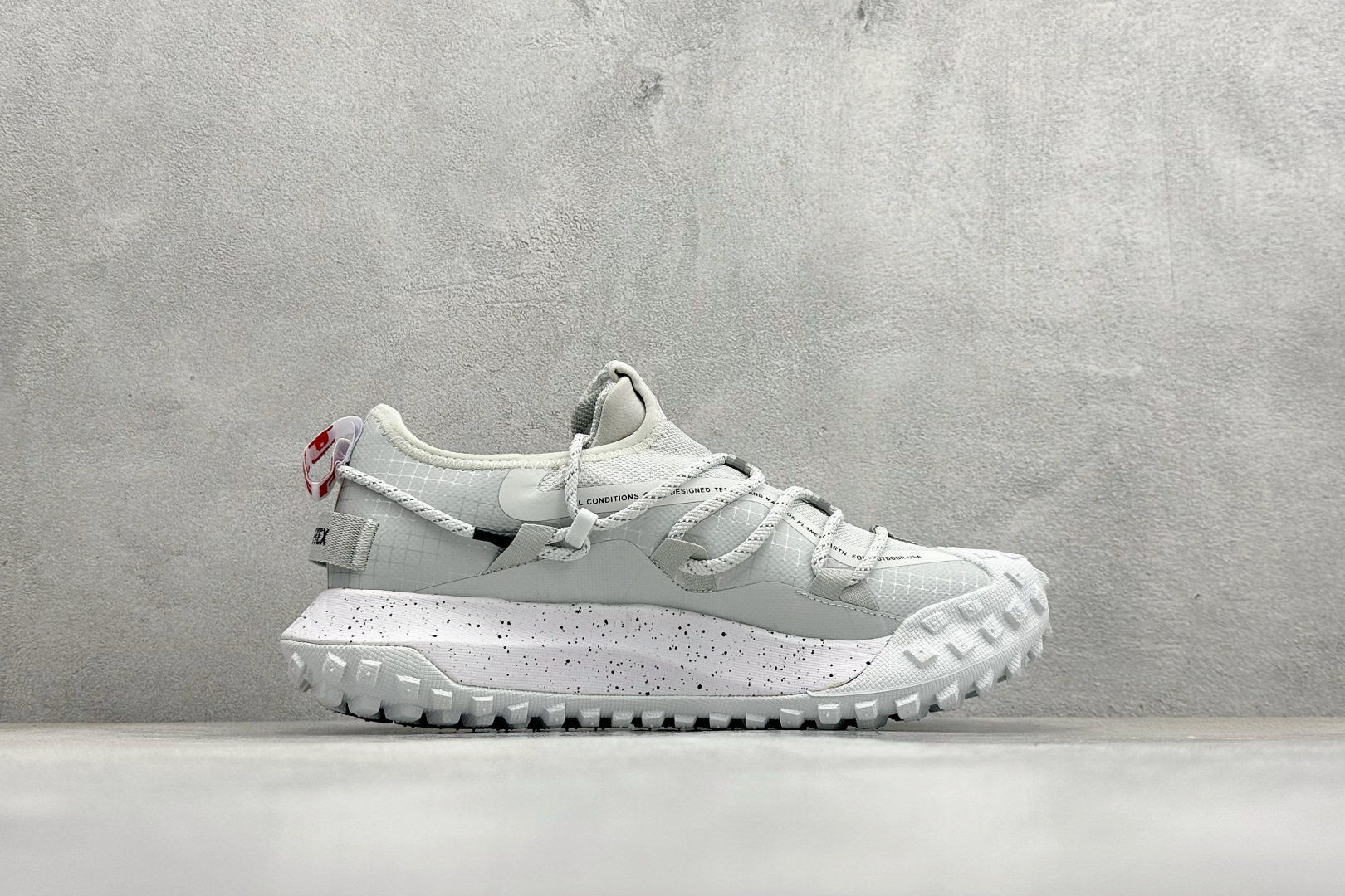 180 Nike ACG Mountain Fly Low GTX SE 减震防滑耐磨防水 低帮帮户外功能鞋 DX6675-001