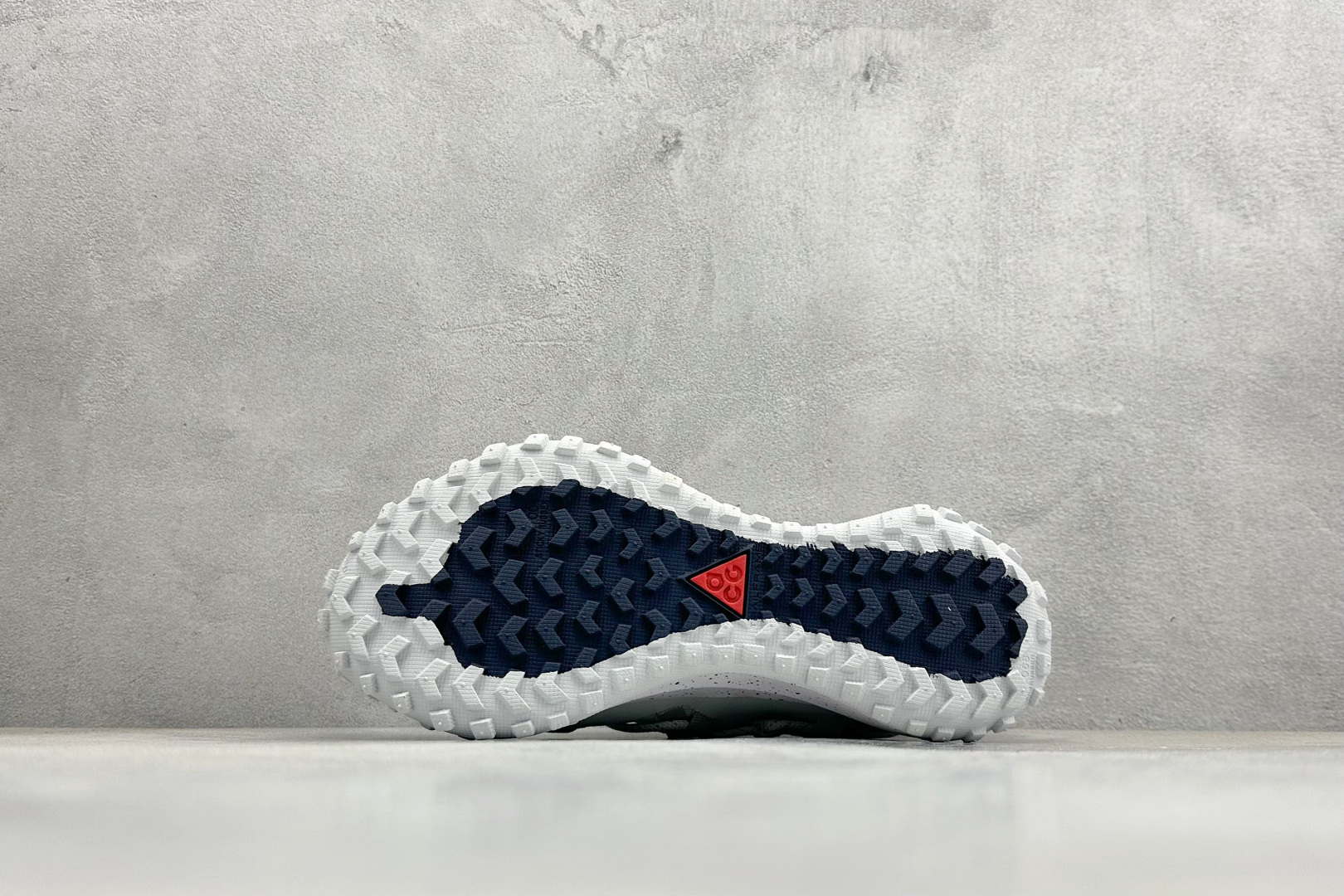 180 Nike ACG Mountain Fly Low GTX SE 减震防滑耐磨防水 低帮帮户外功能鞋 DX6675-001