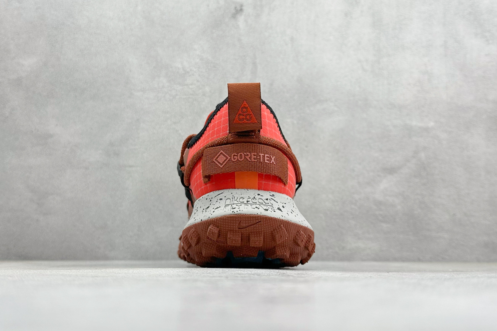 180 Nike ACG Mountain Fly Low GTX SE 减震防滑耐磨防水 低帮帮户外功能鞋 IB7328-200