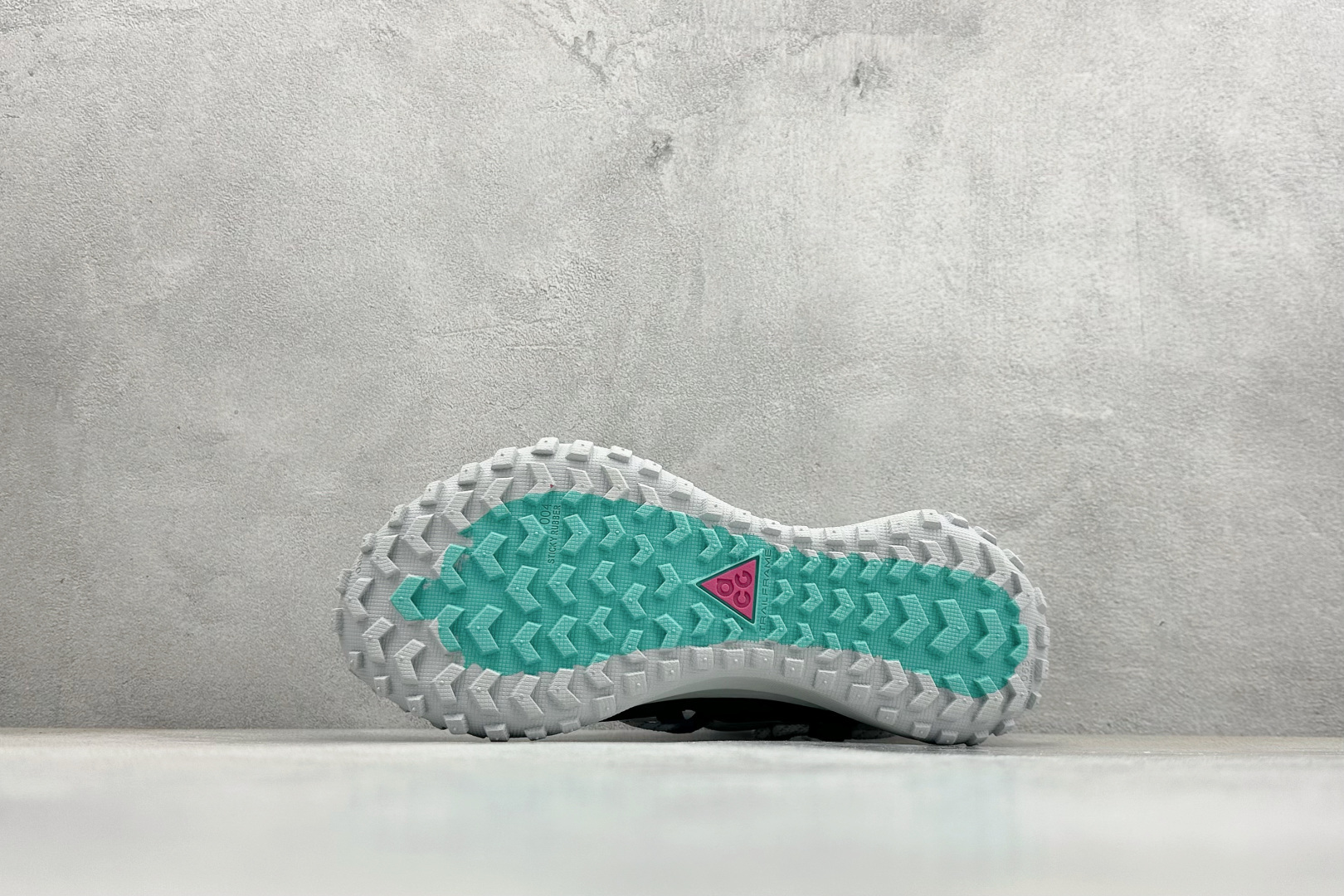 180 Nike ACG Mountain Fly Low GTX SE 减震防滑耐磨防水 低帮帮户外功能鞋 DD9334-100