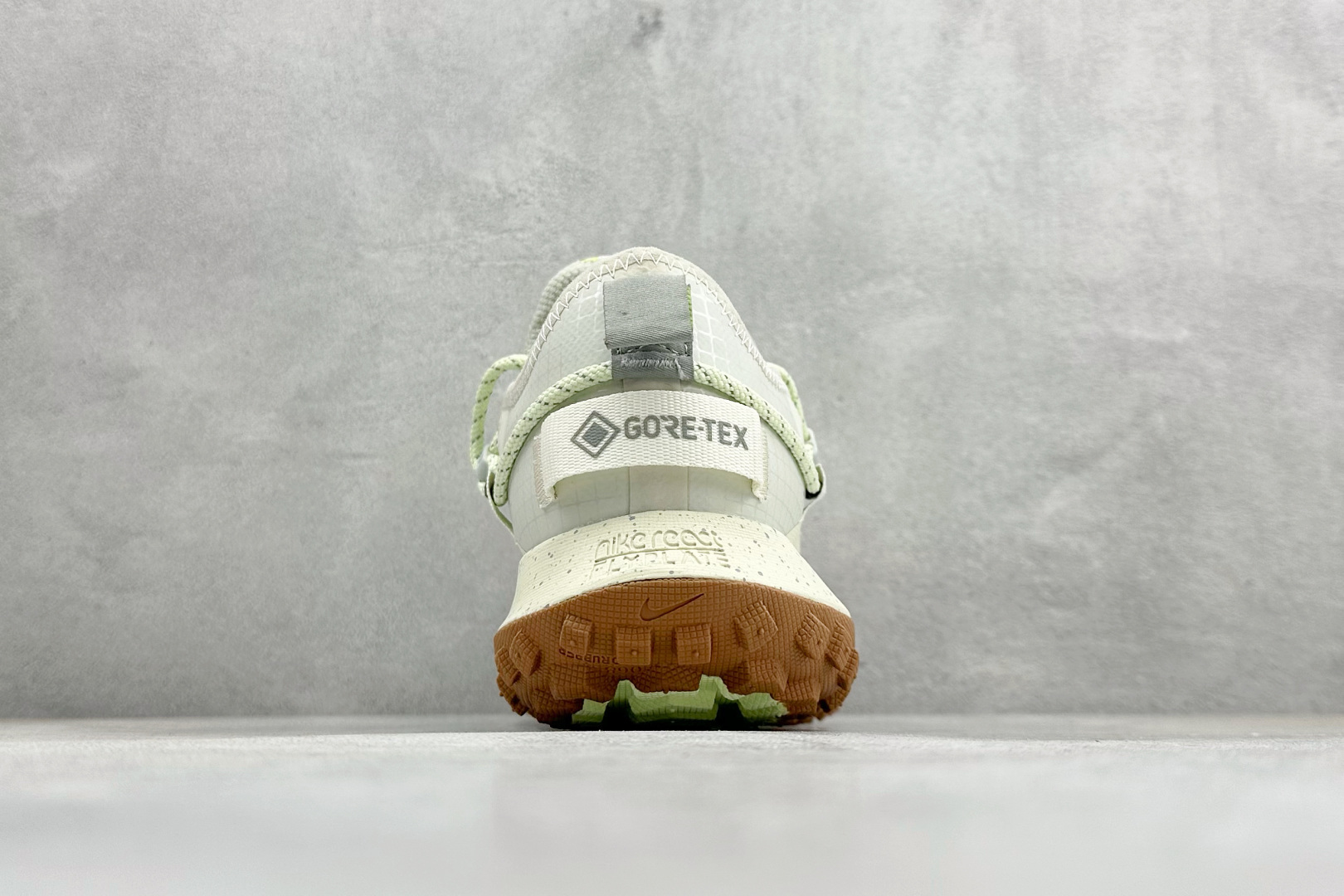 180 Nike ACG Mountain Fly Low GTX SE 减震防滑耐磨防水 低帮帮户外功能鞋 DD2861-001