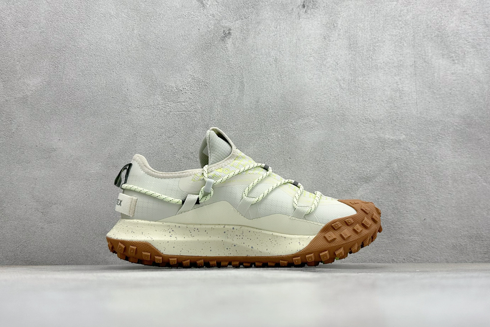 180 Nike ACG Mountain Fly Low GTX SE 减震防滑耐磨防水 低帮帮户外功能鞋 DD2861-001