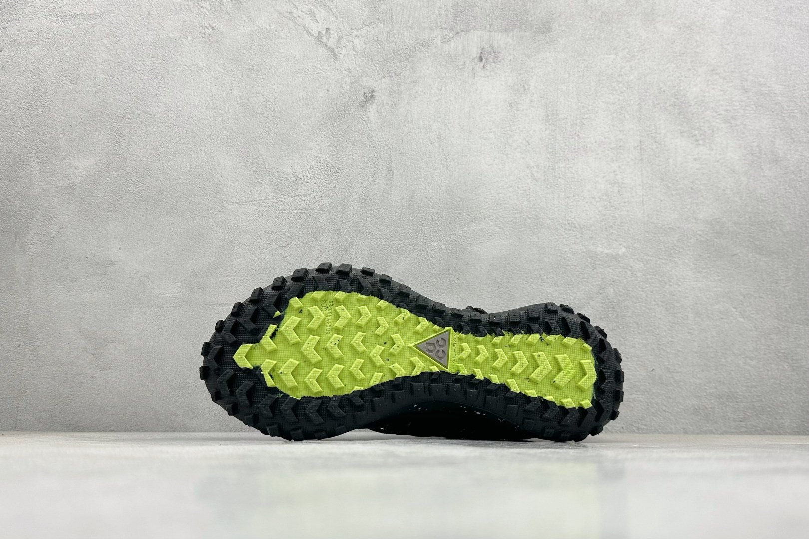 180 Nike ACG Mountain Fly Low GTX SE 减震防滑耐磨防水 低帮帮户外功能鞋 DD2861-002