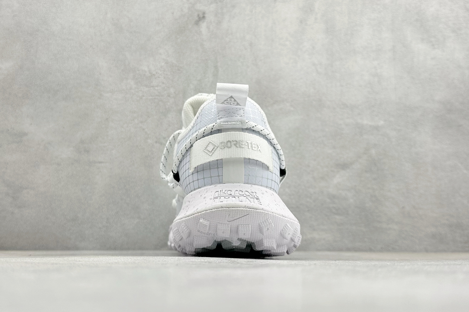 180 Nike ACG Mountain Fly Low GTX SE 减震防滑耐磨防水 低帮帮户外功能鞋 DD2861-011