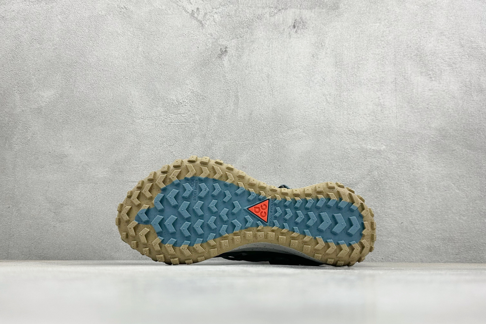 180 Nike ACG Mountain Fly Low GTX SE 减震防滑耐磨防水 IB7328-001