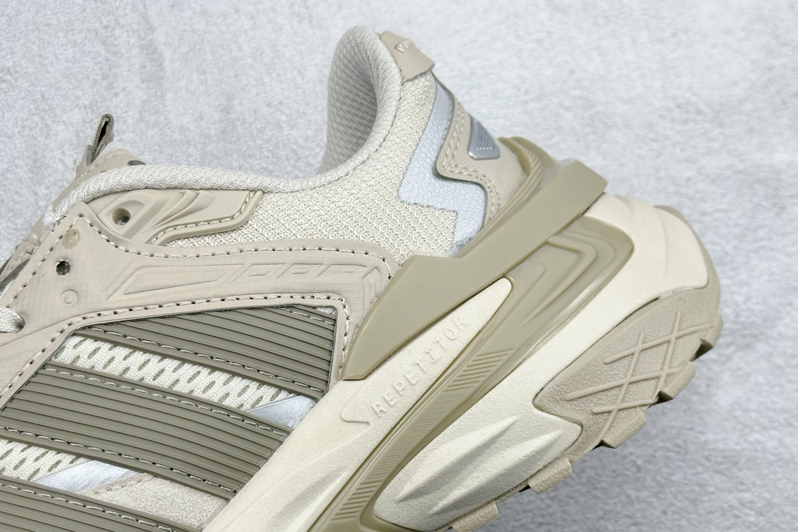 190 XS版AdidXLG StoEdge 阿迪复古透气休闲老爹鞋 JQ4088