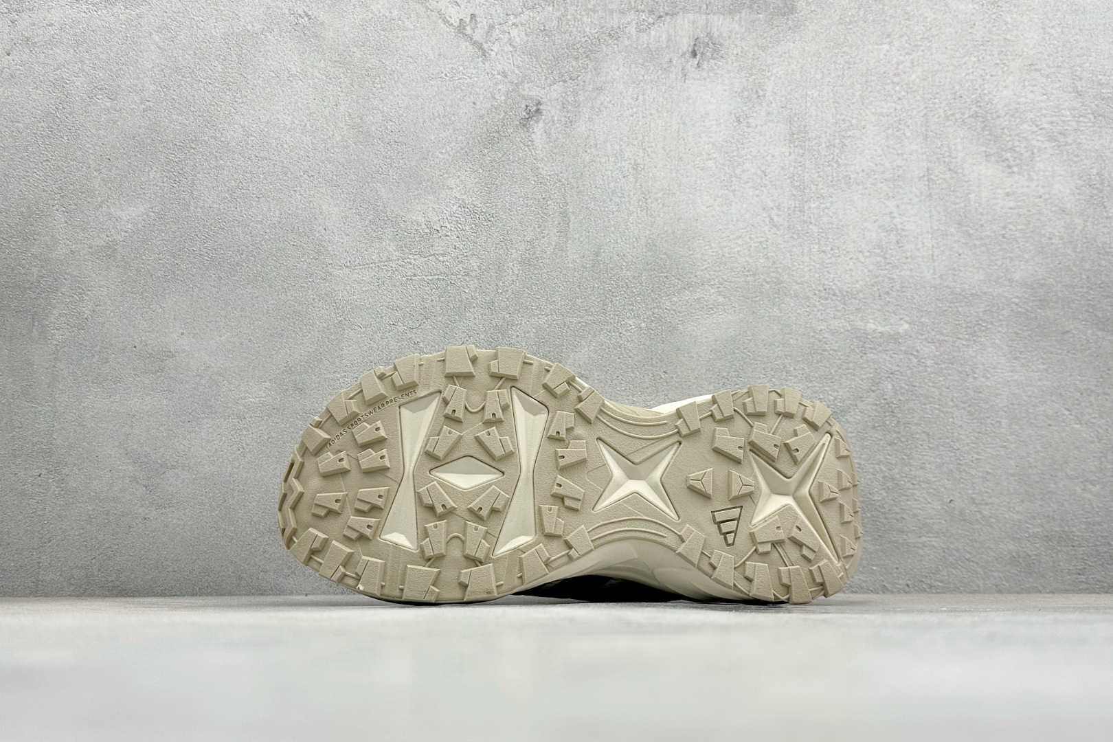 190 XS版AdidXLG StoEdge 阿迪复古透气休闲老爹鞋 JQ4088