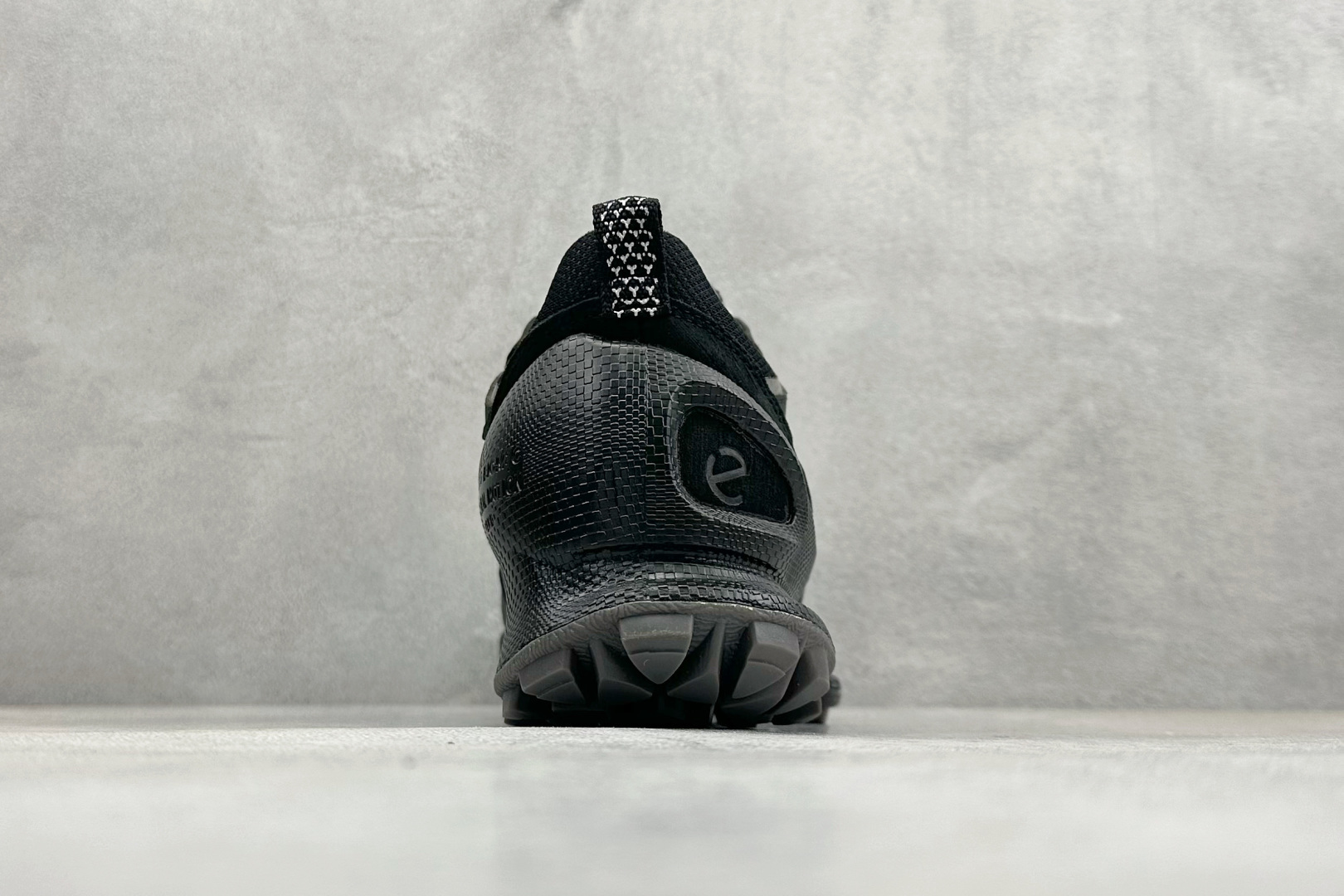 300 ECCo爱步BIOMC踪迹系列2025新款户外健步运动鞋 803464-51094