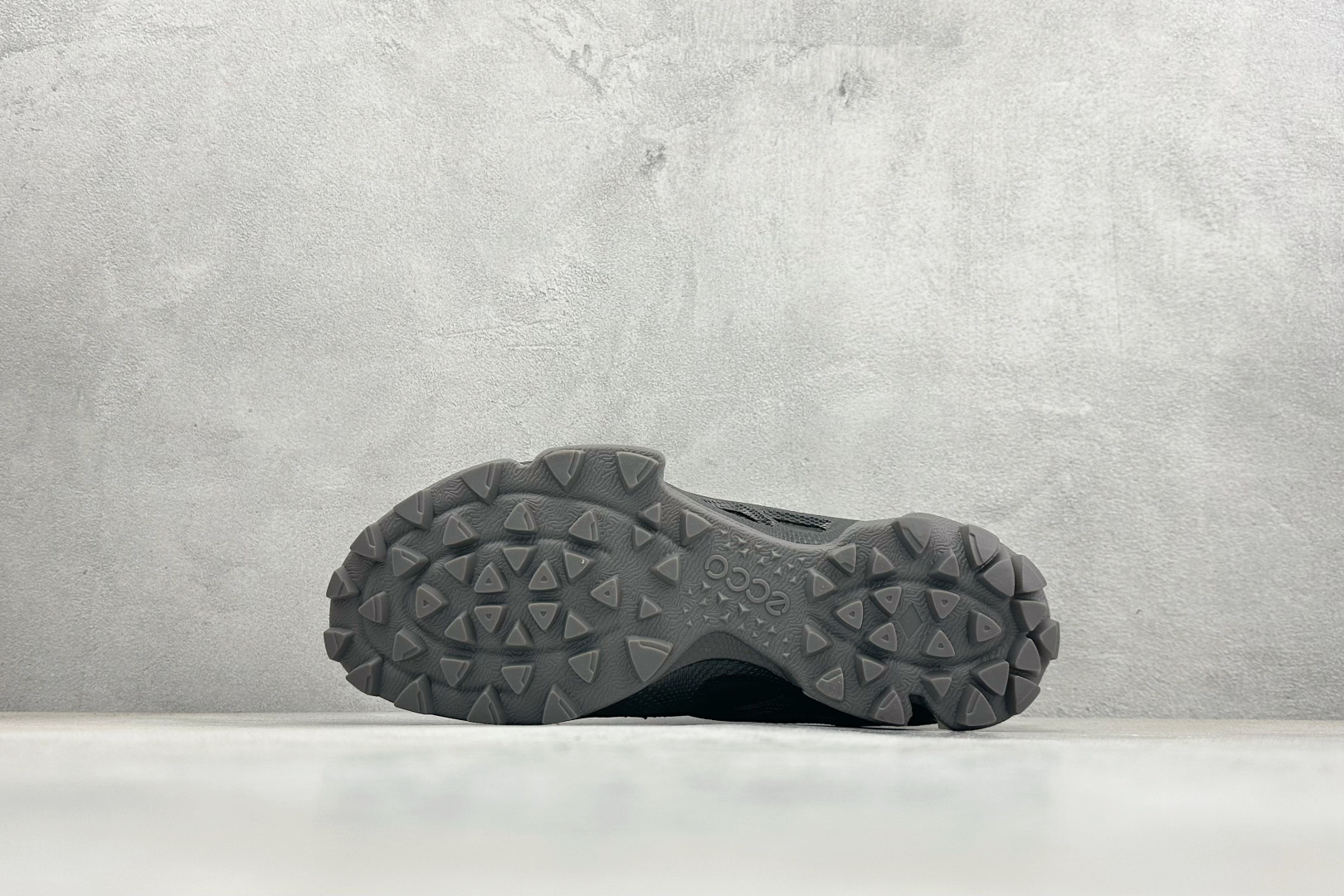 300 ECCo爱步BIOMC踪迹系列2025新款户外健步运动鞋 803464-51094