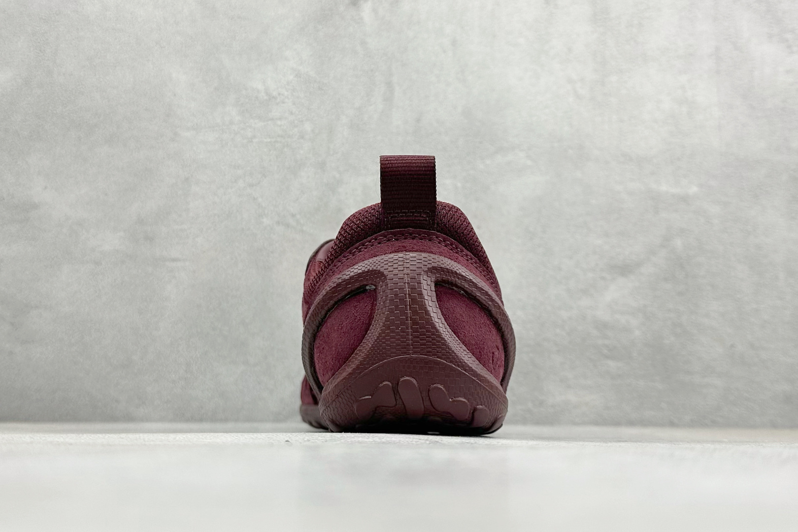 200 ECCO爱步运动休闲鞋 轻便缓震跑步鞋 802433-61425