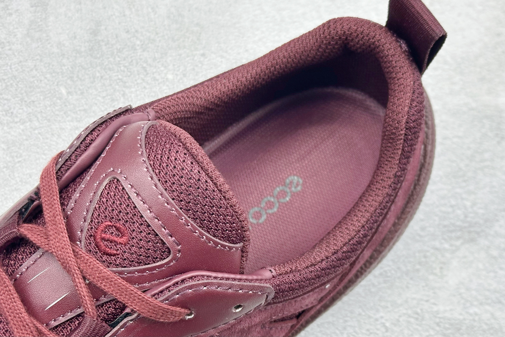 200 ECCO爱步运动休闲鞋 轻便缓震跑步鞋 802433-61425