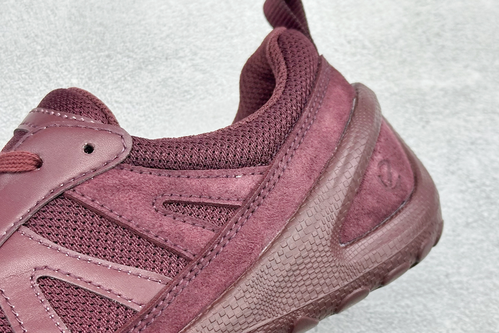 200 ECCO爱步运动休闲鞋 轻便缓震跑步鞋 802433-61425