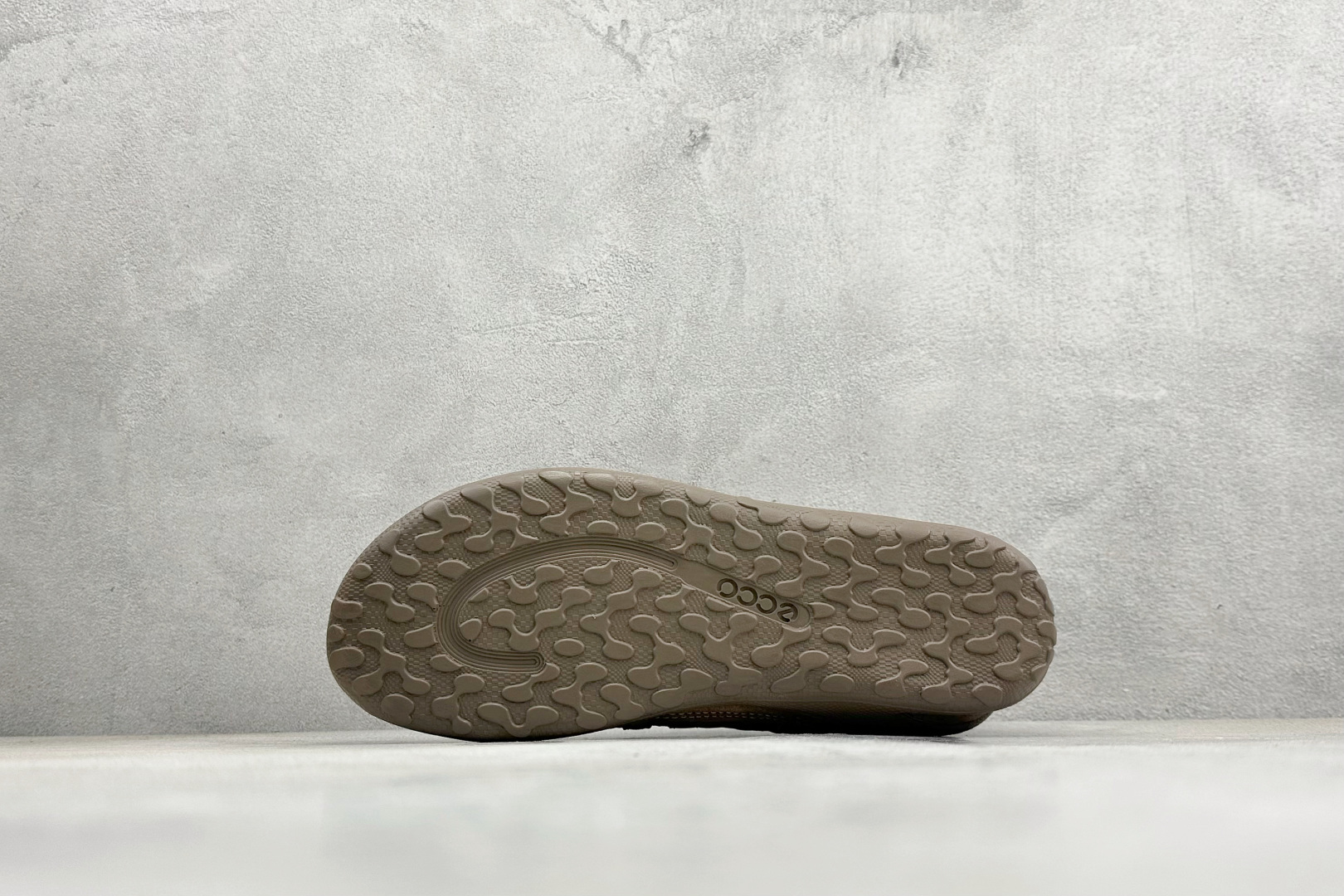 200 ECCO爱步运动休闲鞋 轻便缓震跑步鞋 802433-61418