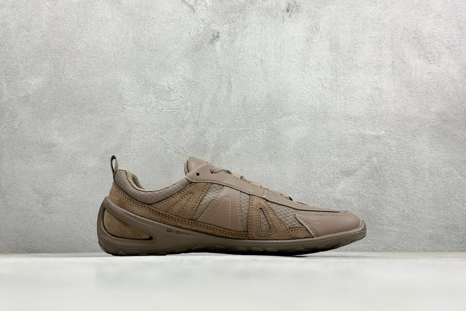 200 ECCO爱步运动休闲鞋 轻便缓震跑步鞋 802433-61418