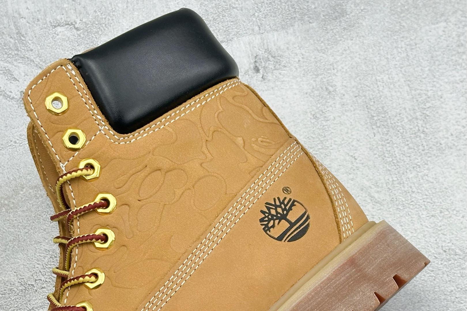 300 莞产外贸代工品质 重磅三方联名A Bathing Ape x Undefeated x Timberland 6 Inch Leather Boots”Camo”添柏岚经典户外6英寸大黄靴“空压猿人迷彩麦黄黑棕” TB010061-713