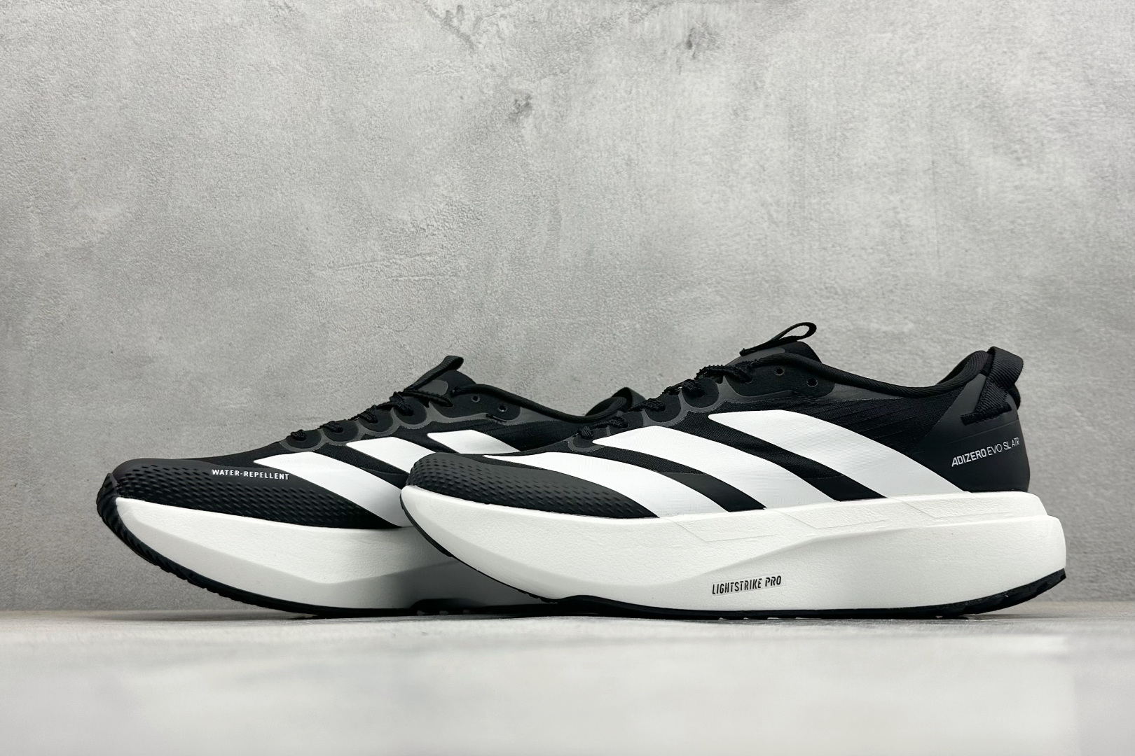 200 Ad Adizero Evo SL Atr 阿迪超轻透气缓震跑鞋 KK0312