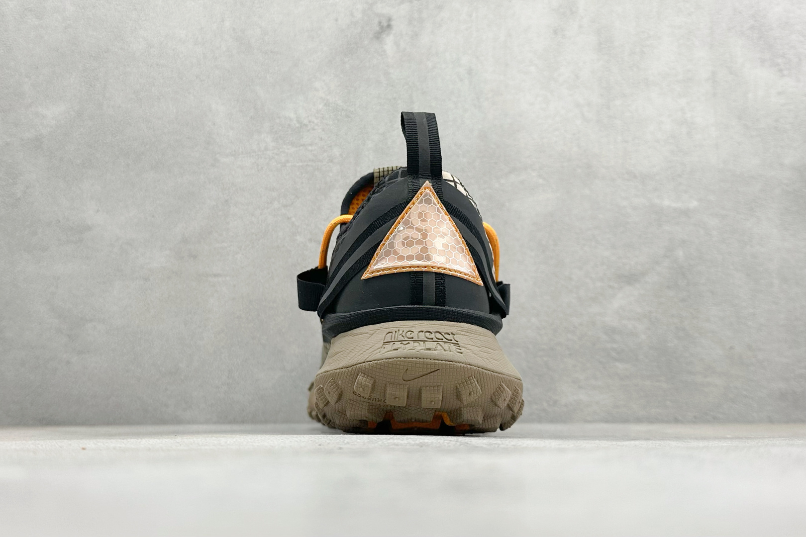 180 Nike ACG Mountain Fly Low GTX SE 减震防滑耐磨防水 低帮帮户外功能鞋 DA5424-200