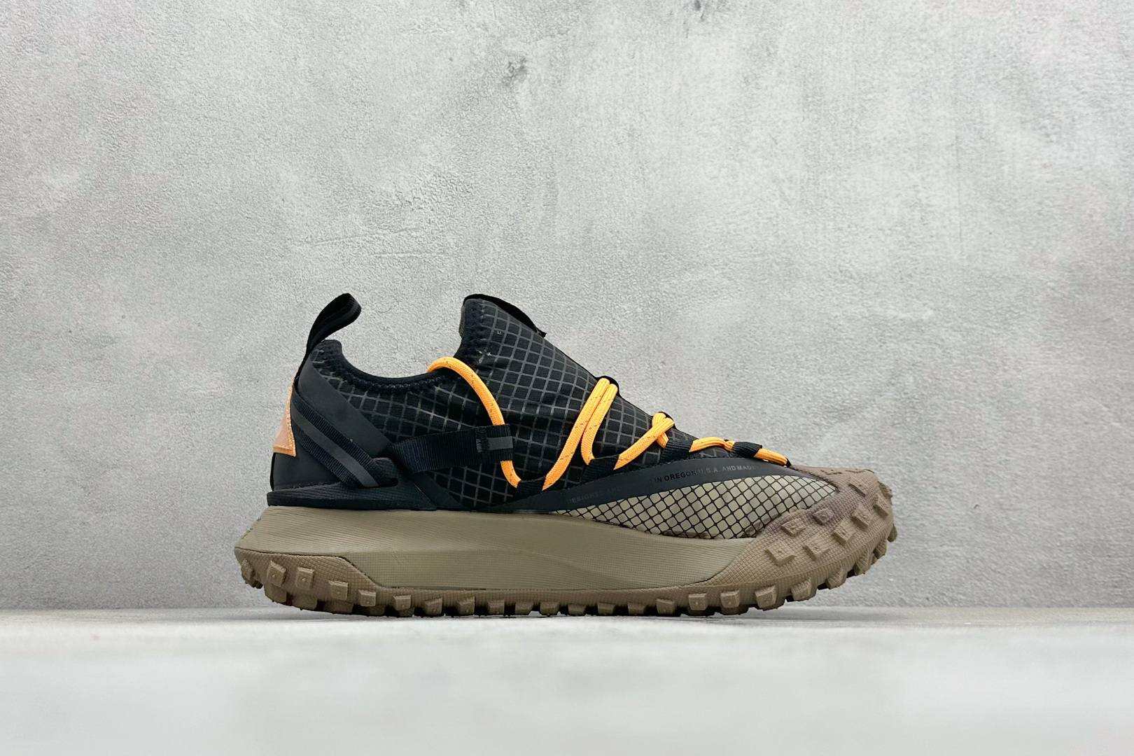180 Nike ACG Mountain Fly Low GTX SE 减震防滑耐磨防水 低帮帮户外功能鞋 DA5424-200