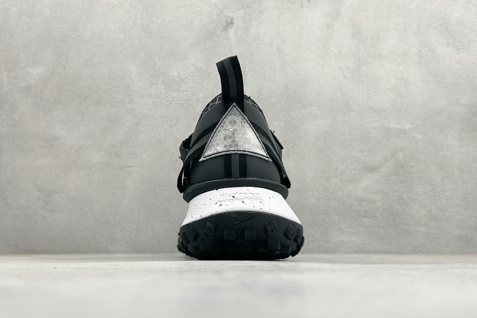 180 Nike ACG Mountain Fly Low GTX SE 减震防滑耐磨防水 低帮帮户外功能鞋 DD4565-001