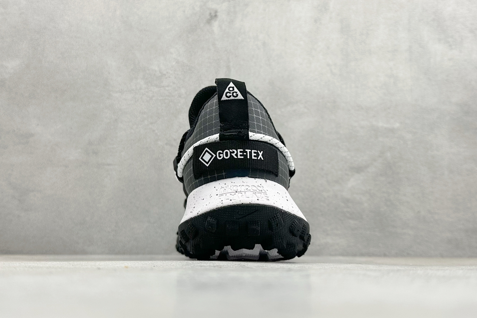 180 Nike ACG Mountain Fly Low GTX SE 减震防滑耐磨防水 低帮帮户外功能鞋 DD2861-010