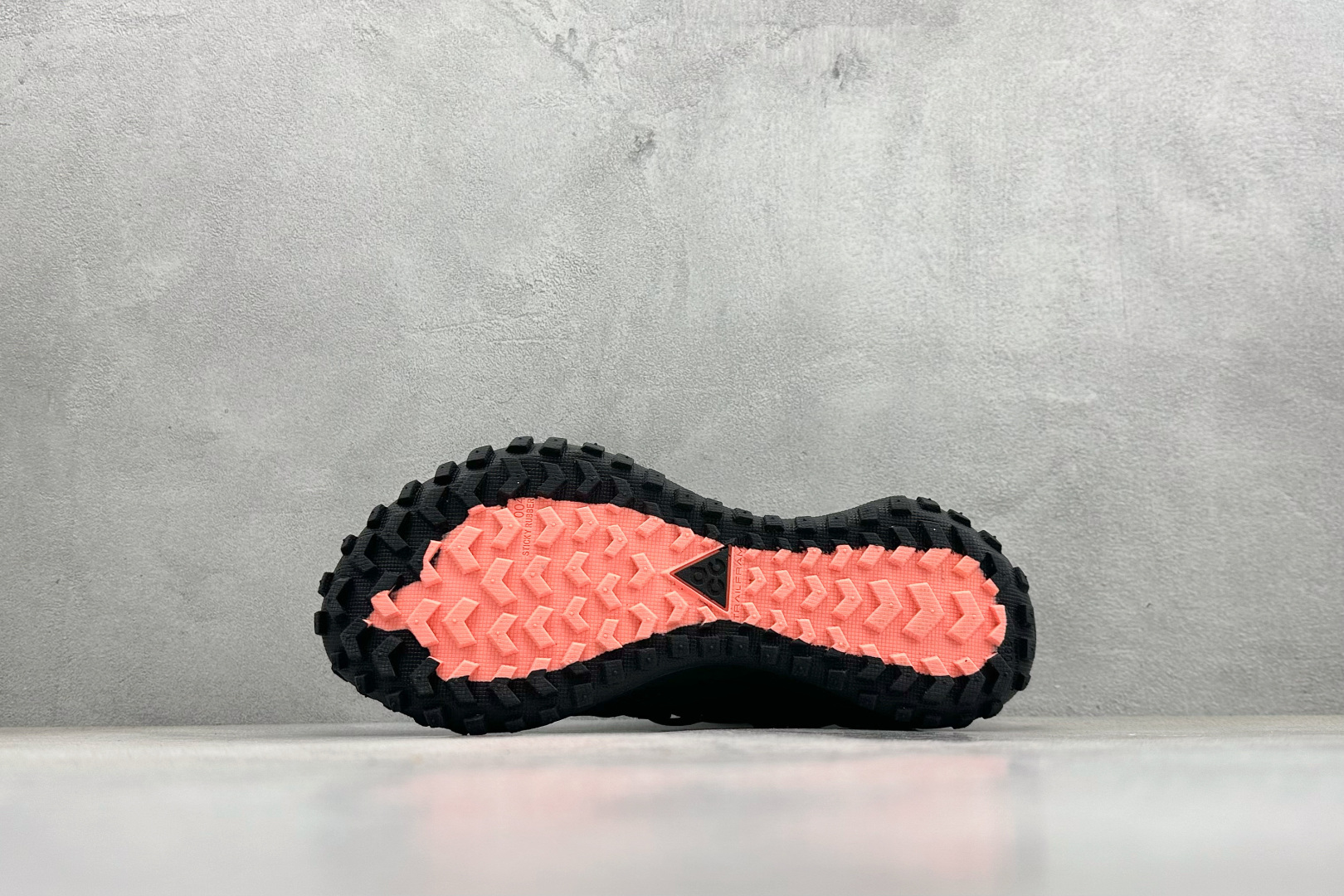 180 Nike ACG Mountain Fly Low GTX SE 减震防滑耐磨防水 低帮帮户外功能鞋 DA5424-001