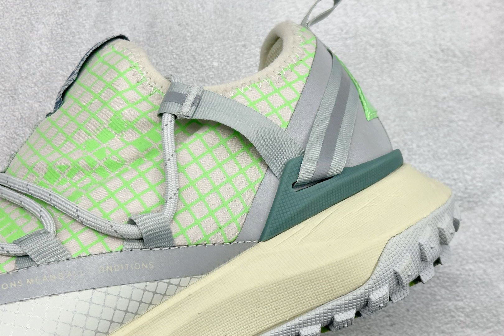 180 Nike ACG Mountain Fly Low GTX SE 减震防滑耐磨防水 低帮帮户外功能鞋 DJ4030-001