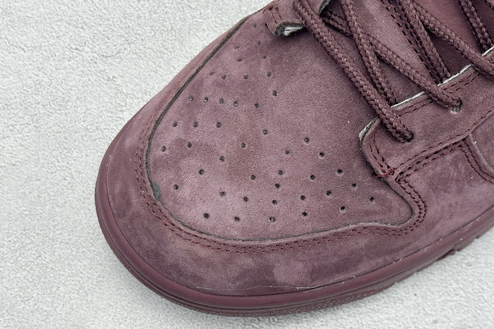 280 Nike SB Dunk Low “Superme联名------酒红麂皮” 高端定制 低帮休闲板鞋 DD1988-004