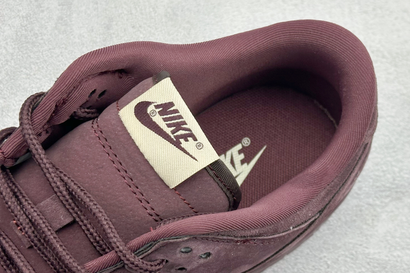 280 Nike SB Dunk Low “Superme联名------酒红麂皮” 高端定制 低帮休闲板鞋 DD1988-004