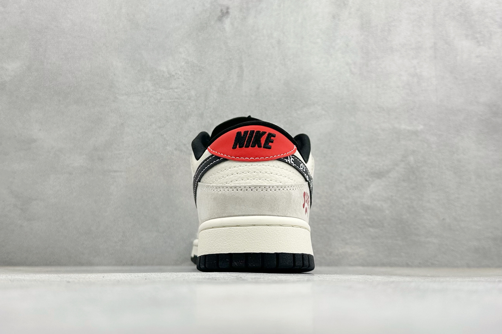 280 Nike SB Dunk Low “Superme联名------奶白格子灰” 高端定制 低帮休闲板鞋 SD8888-007