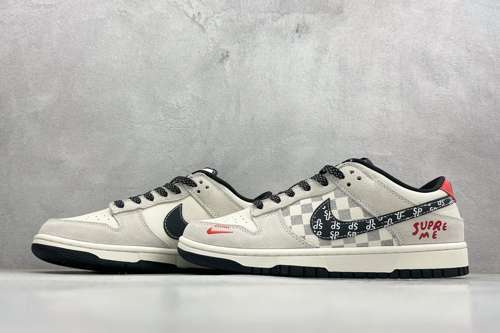 280 Nike SB Dunk Low “Superme联名------奶白格子灰” 高端定制 低帮休闲板鞋 SD8888-007